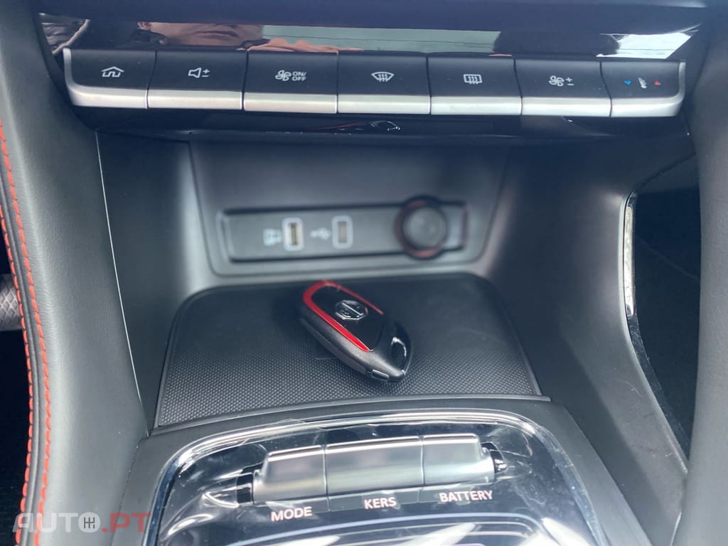 MG ZS EV 72.6 kWh Luxury OBC 11 kW
