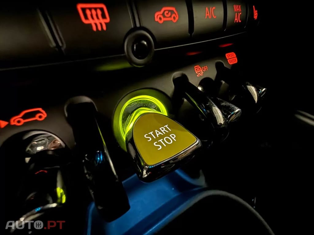 MINI Cooper Cooper SE Yours