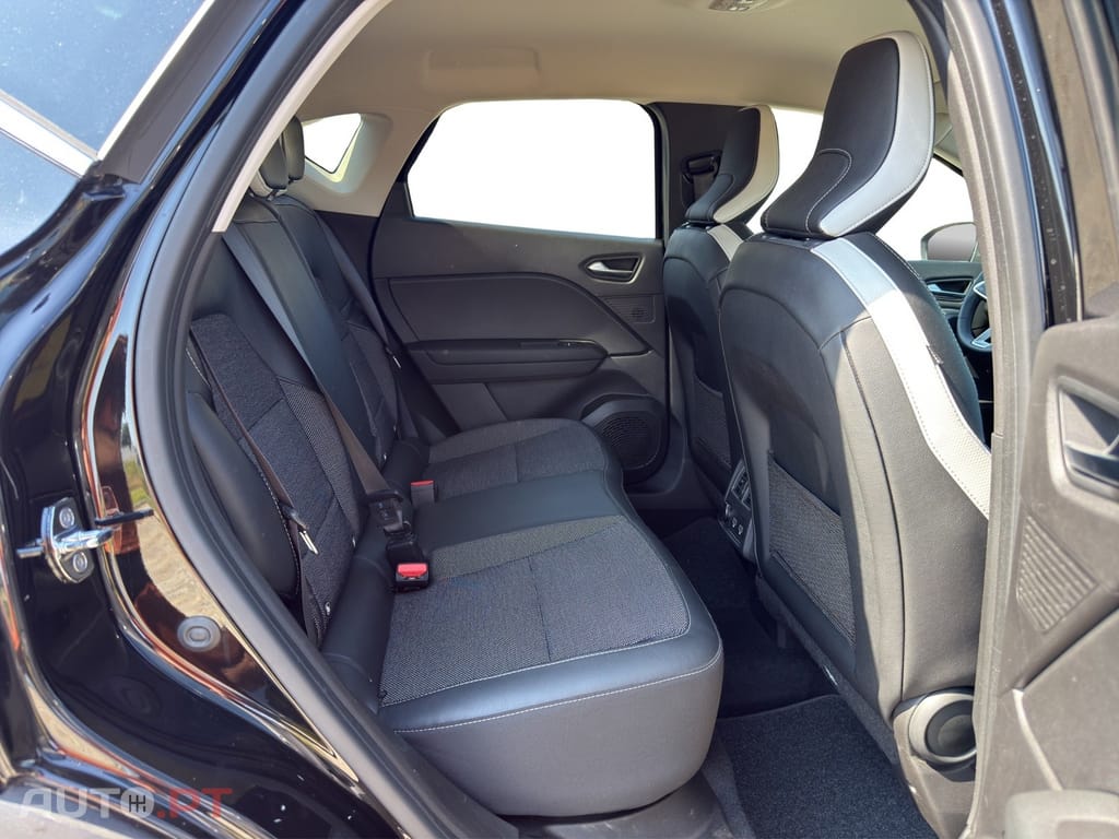 Renault Captur 1.6 E-Tech Plug-In Intens