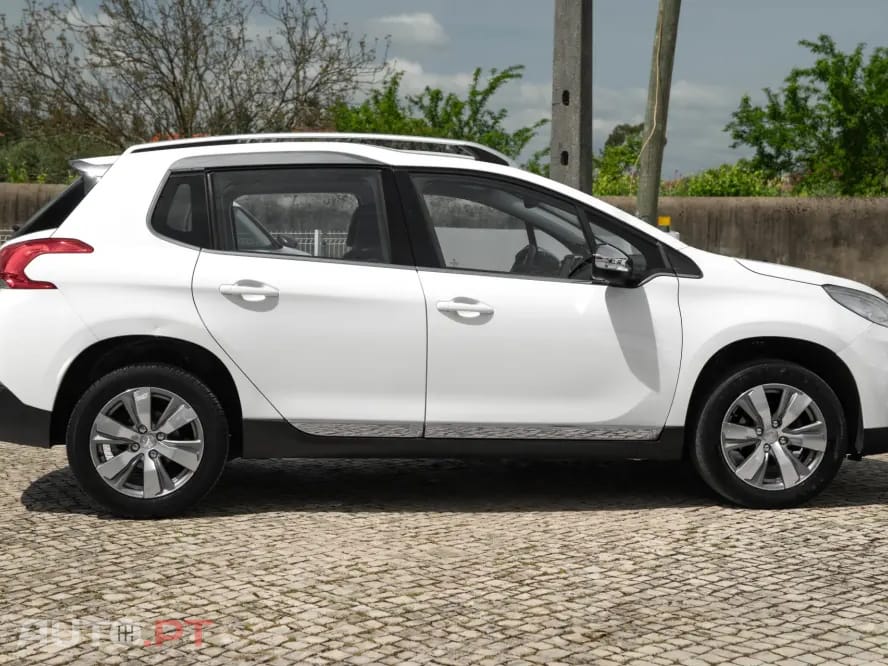 Peugeot 2008 1.2 VTi Allure