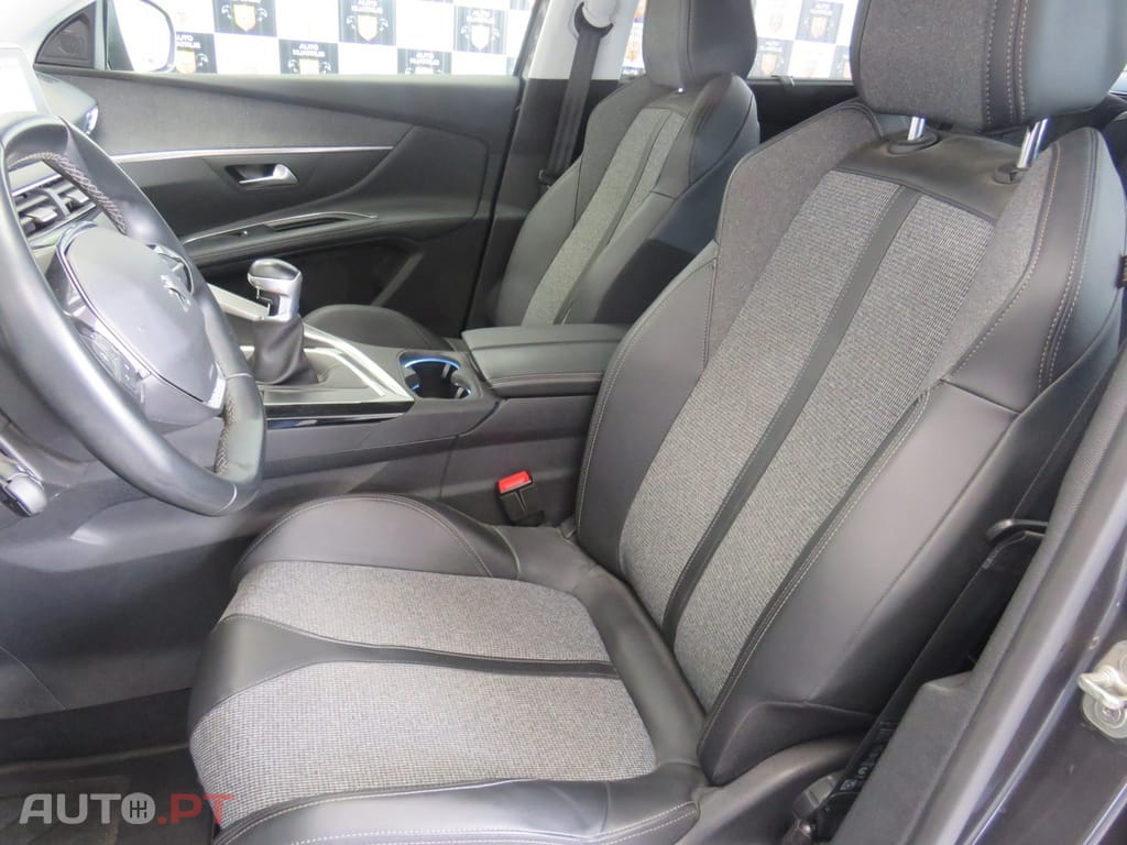 Peugeot 5008 1.5 BlueHDi Allure