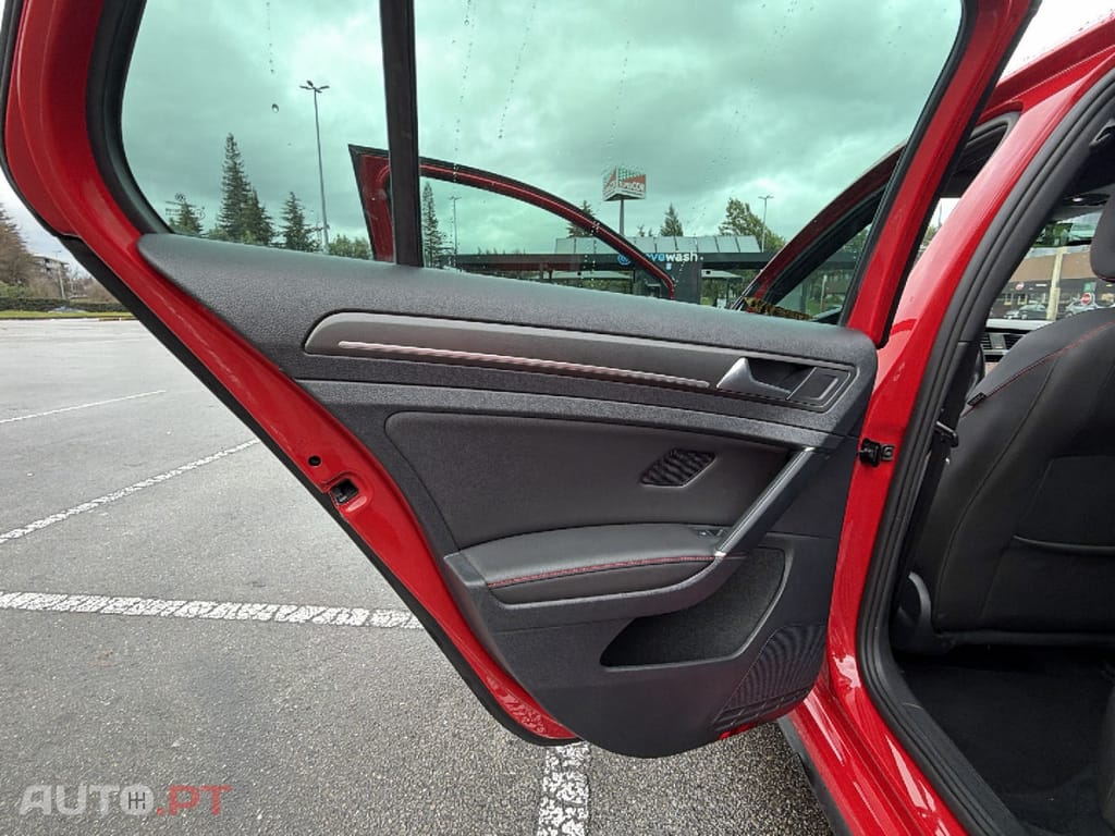 Volkswagen Golf 2.0 TSI GTI DSG Performance