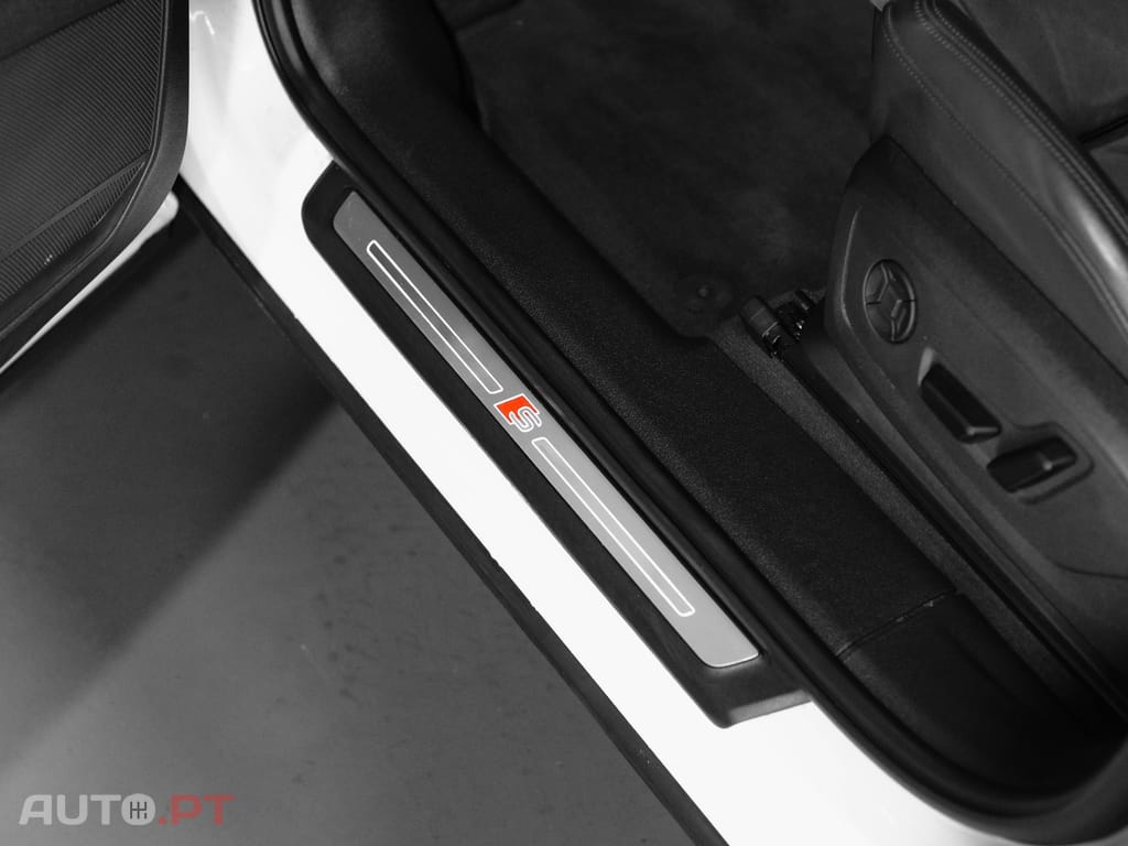 Audi Q3 45 TFSIe S line S tronic