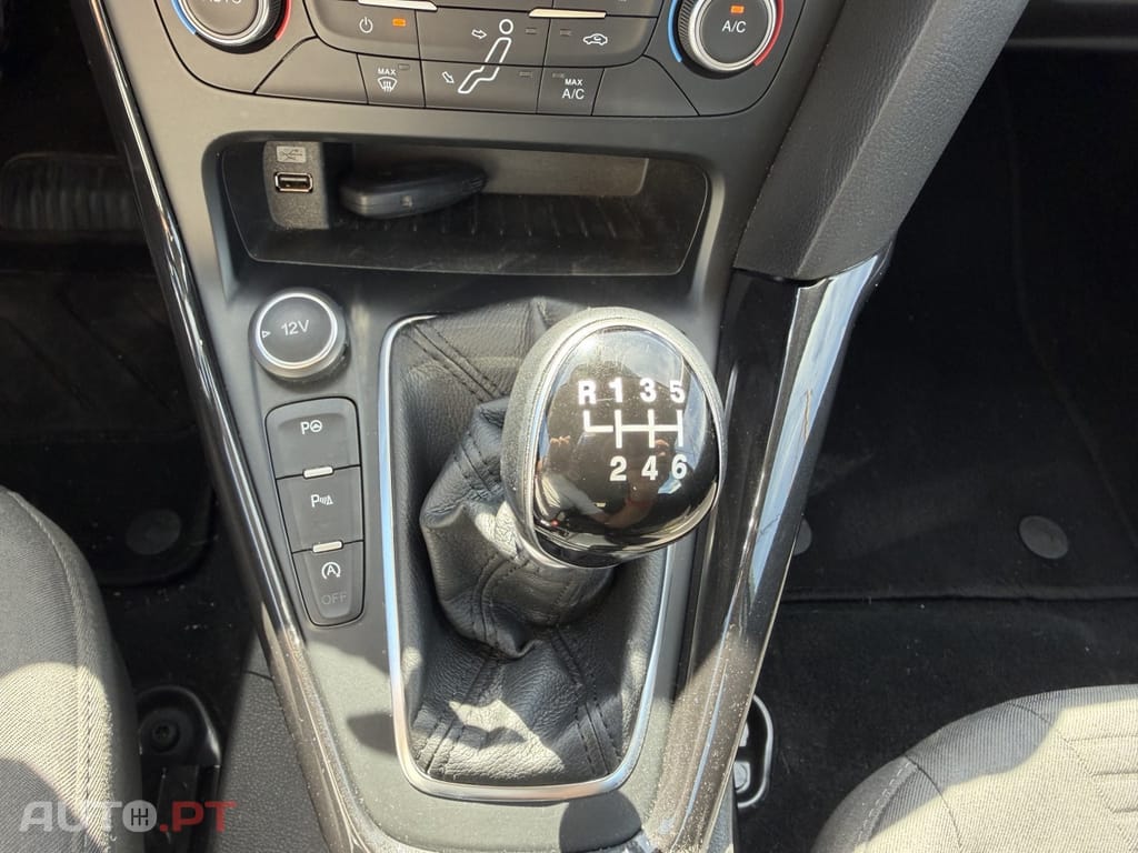 Ford Focus 1.0 EcoBoost S&S TITANIUM