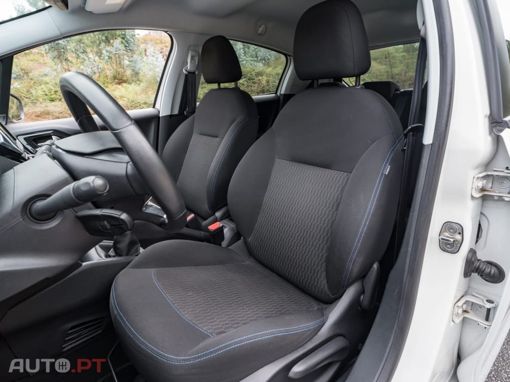 Peugeot 208 1.2 PureTech Signature