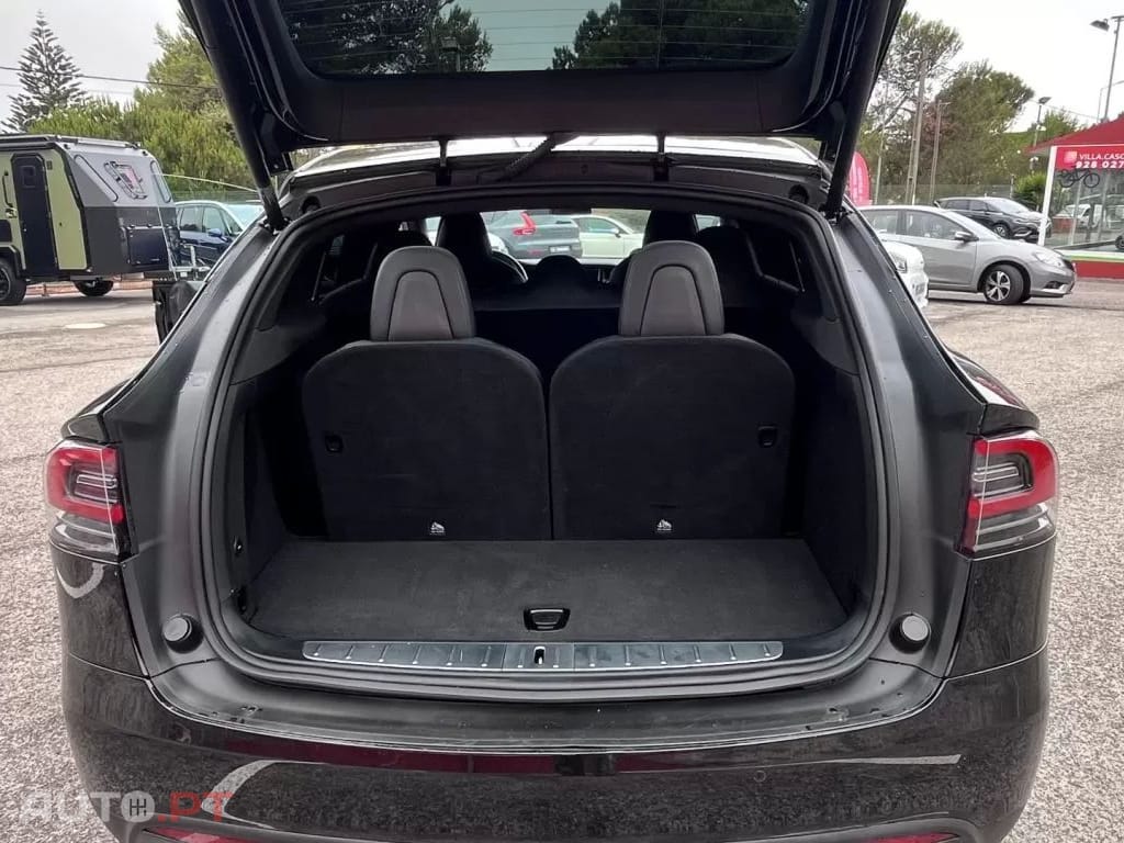 Tesla Model X 75D