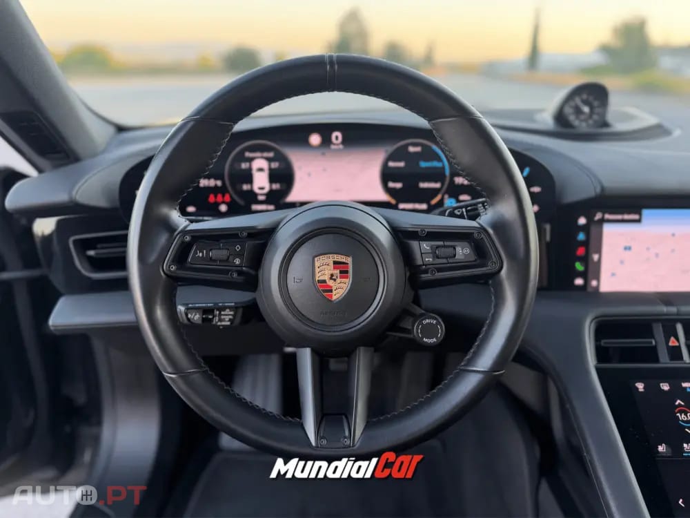 Porsche Taycan 4