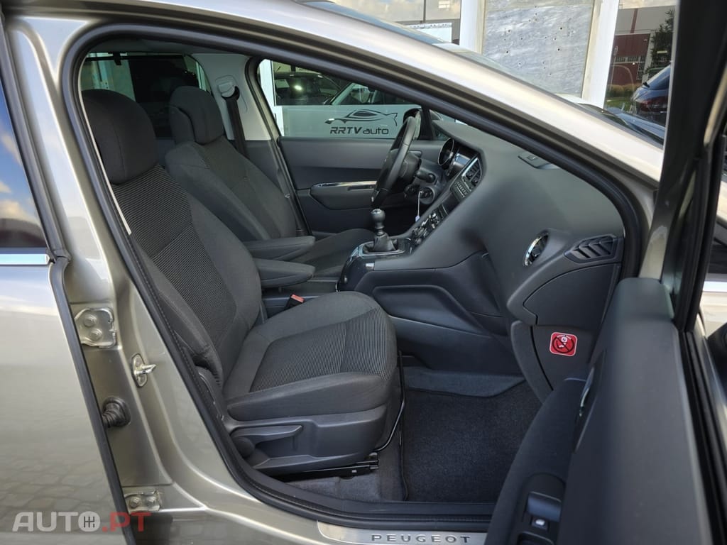 Peugeot 5008 1.6 BlueHDi Allure J17
