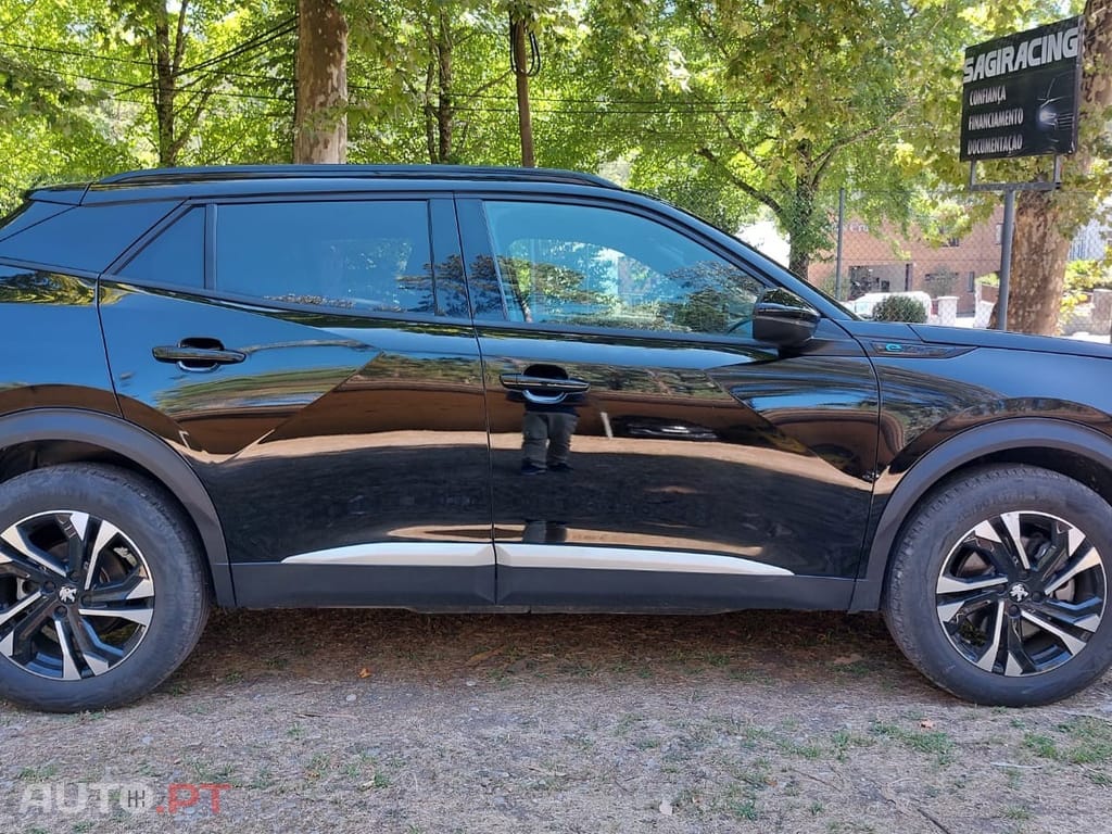 Peugeot E-2008 50 kWh Allure