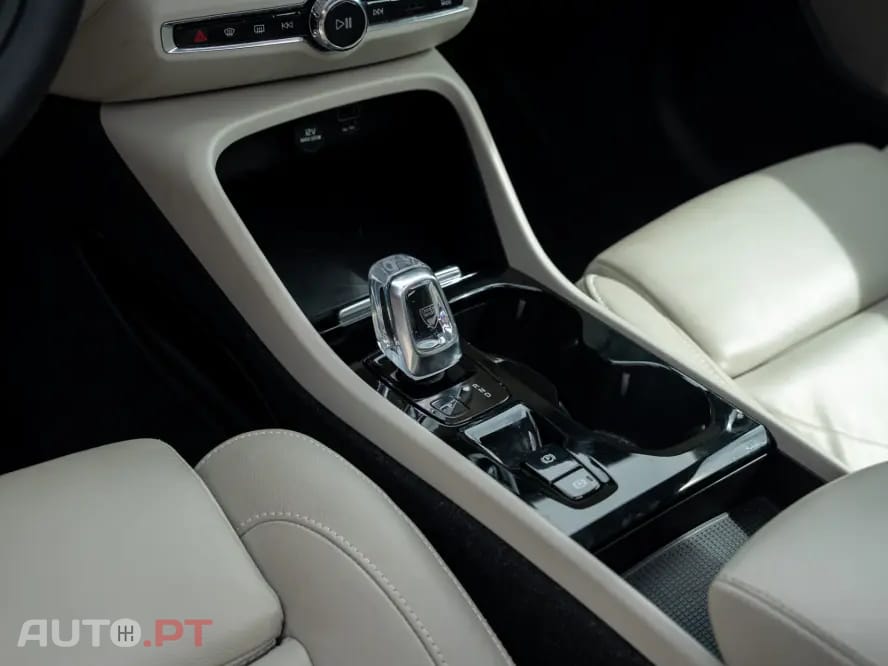 Volvo XC 40 T5 Recharge DKG Inscription — fotografia 13