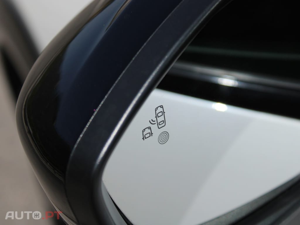 Peugeot E-208 50 kWh GT Pack