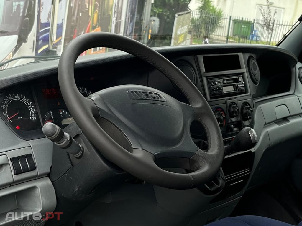 Iveco Daily 3.0  BASCULA / 7 LUGARES