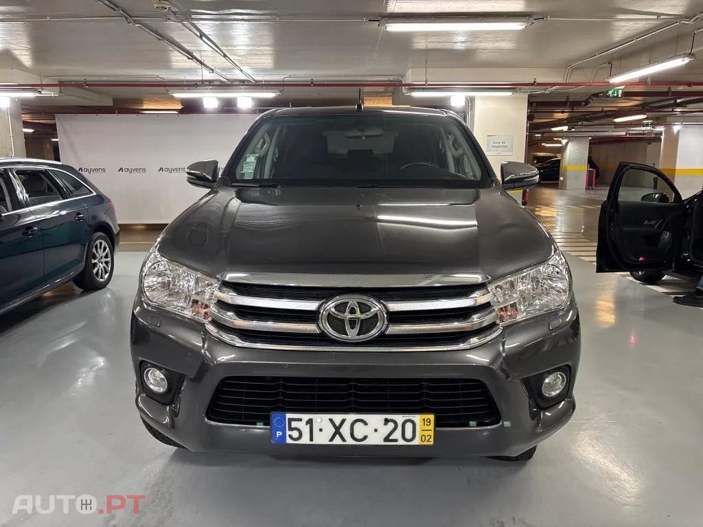Toyota Hilux 2.4 D-4D 4WD CD Tracker