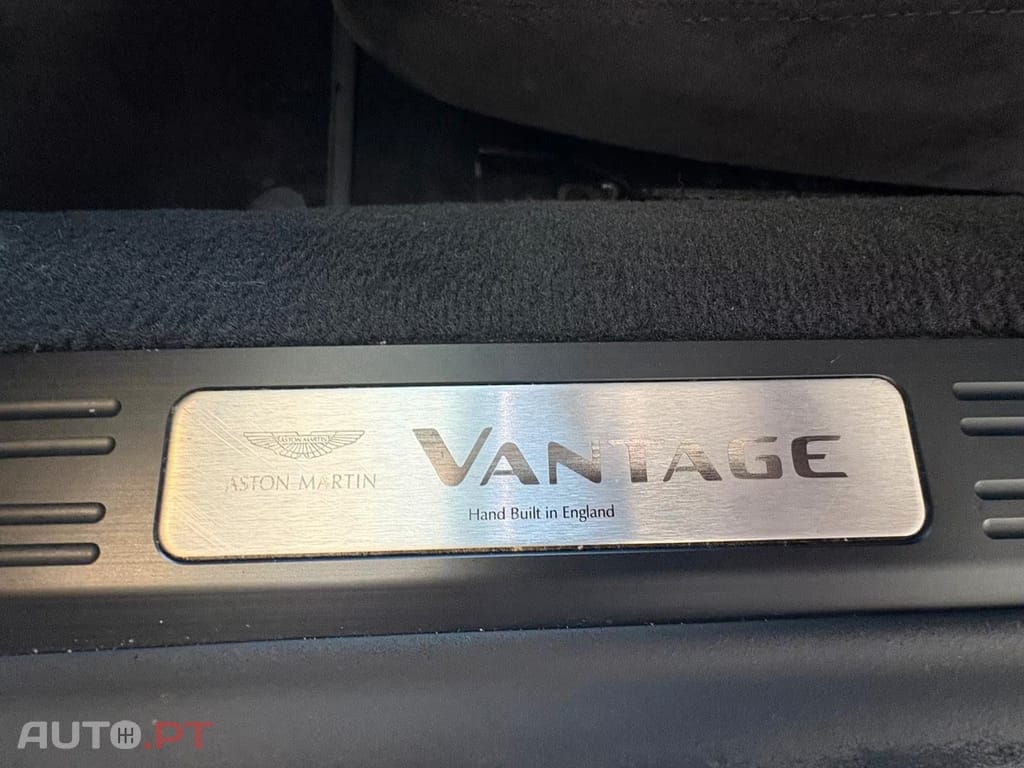 Aston Martin Vantage Coupé V8