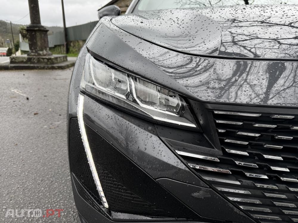 Peugeot 408 1.6 Hybrid Allure Pack e-EAT8