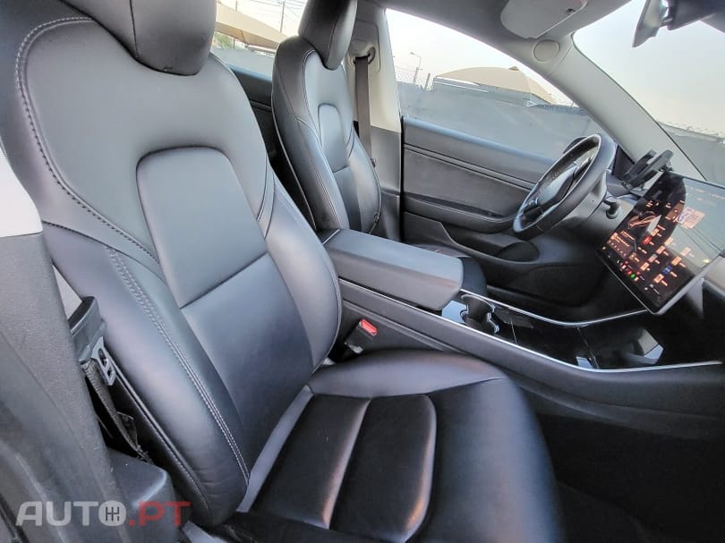 Tesla Model 3 Long-Range RWD