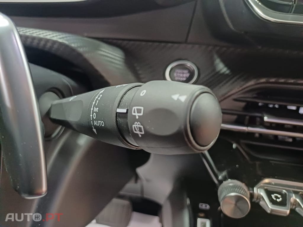 Peugeot 2008 1.2 PureTech Allure EAT8