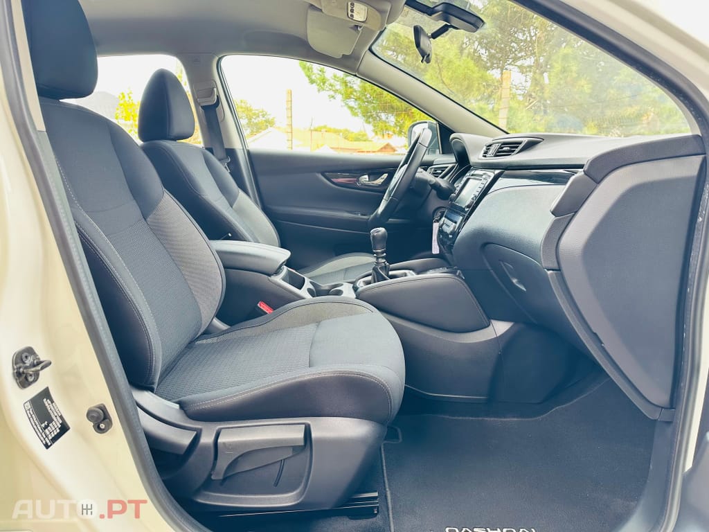 Nissan Qashqai 1.3 DIG-T Business Edition