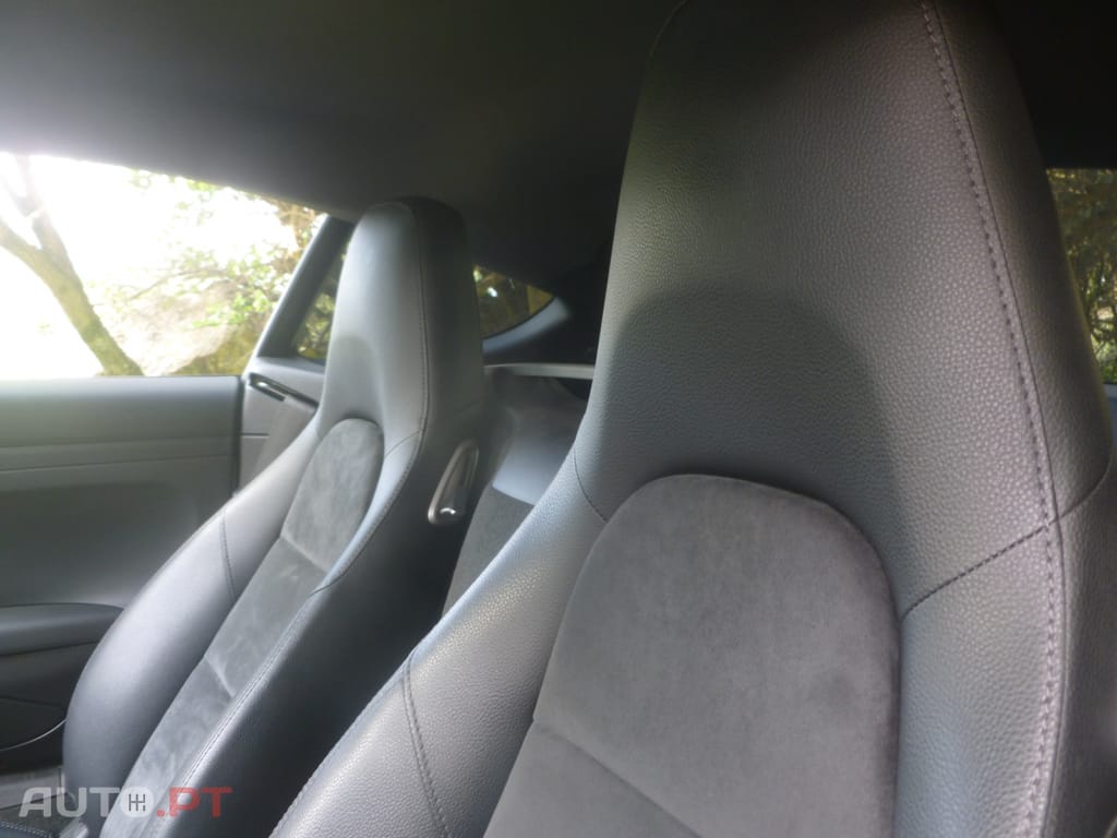 Porsche Cayman 718 2.0