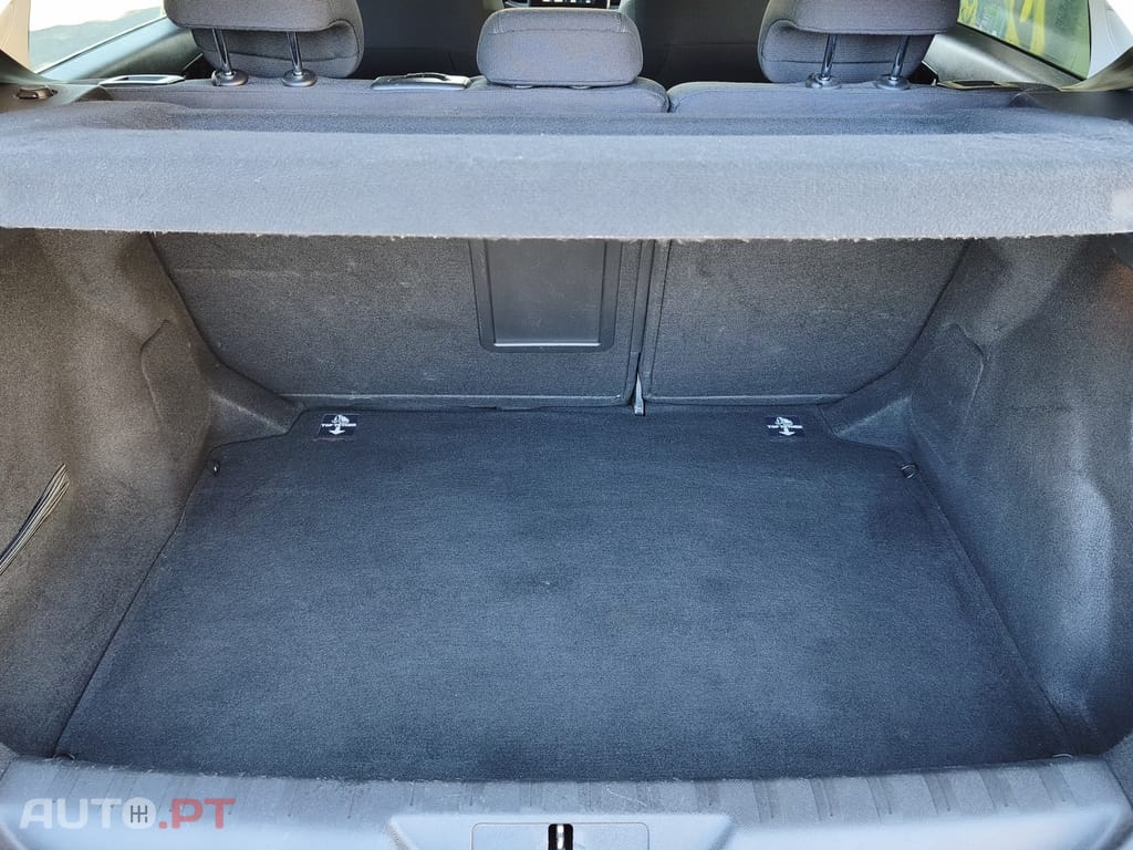 Peugeot 308 1.2 PureTech Allure J17 — fotografia 24