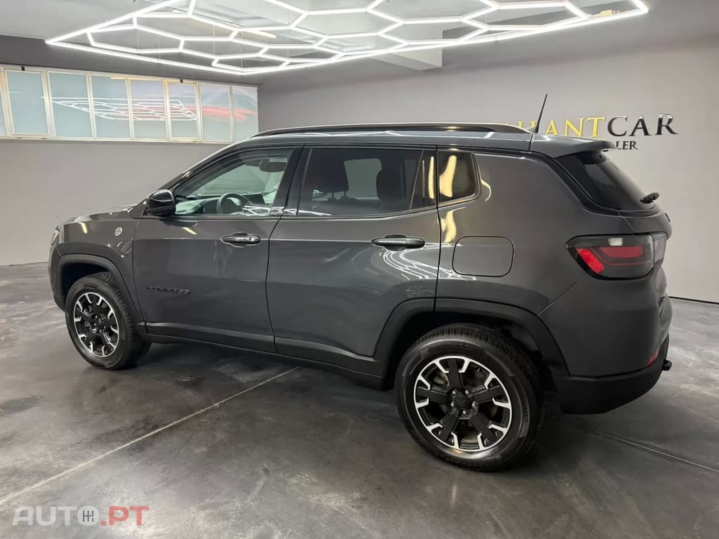 Jeep Compass 1.3 TG Trailhawk
