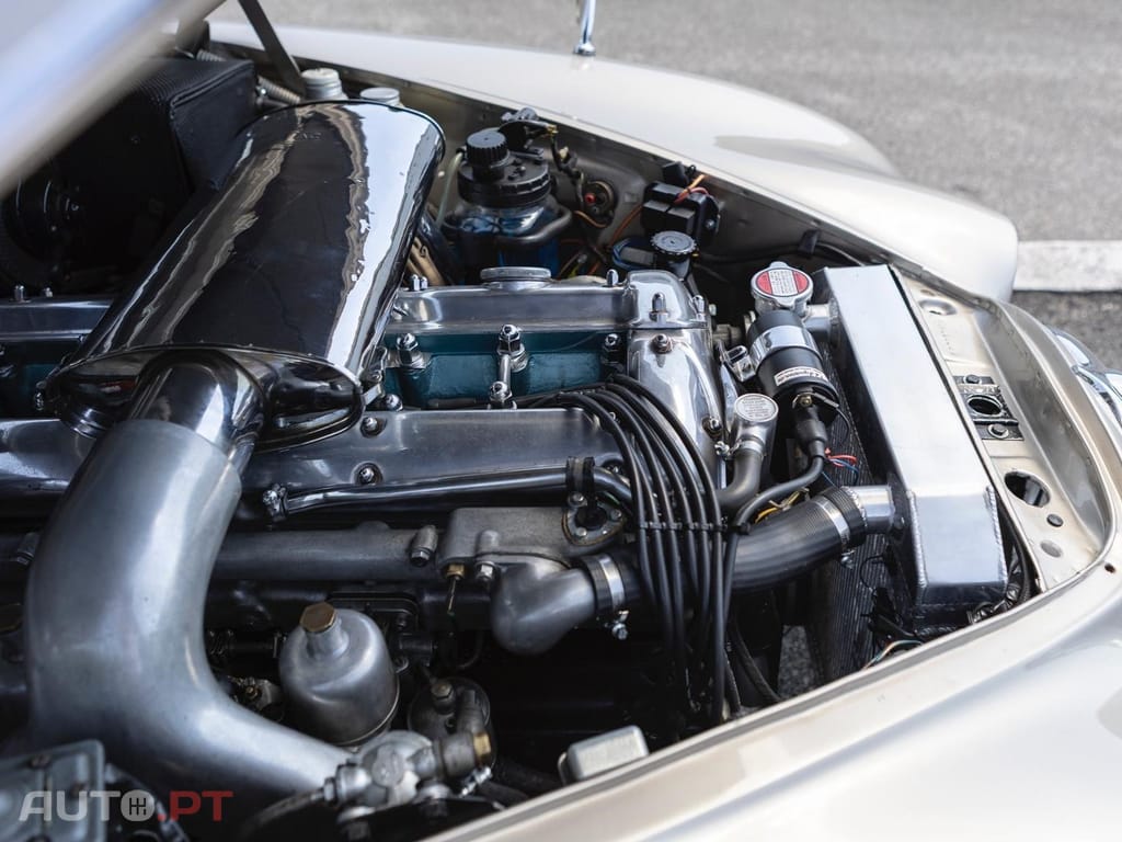 Jaguar S-Type 3.8