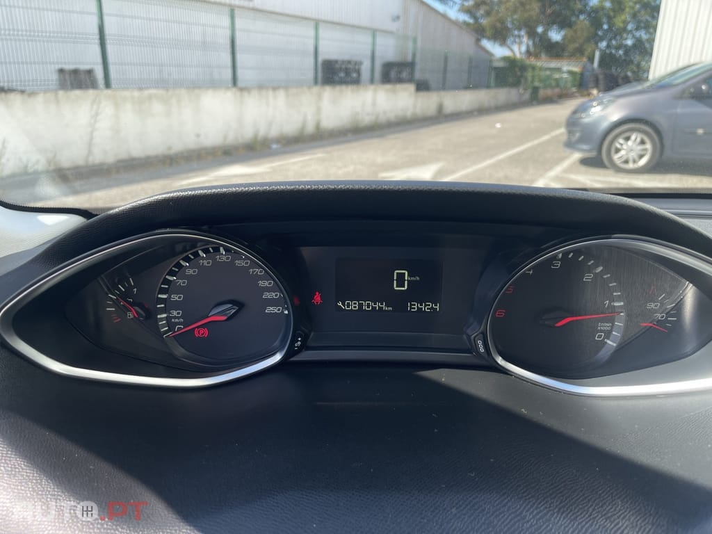 Peugeot 308 1.6 BlueHDi Style