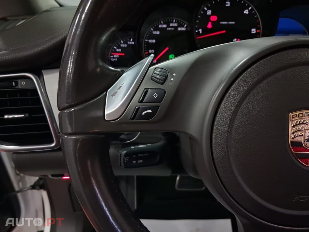 Porsche Panamera 3.0 V6 platinum edition