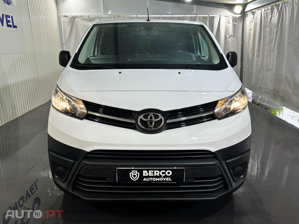 Toyota Proace Eletric 75kWh 136cv Business Line