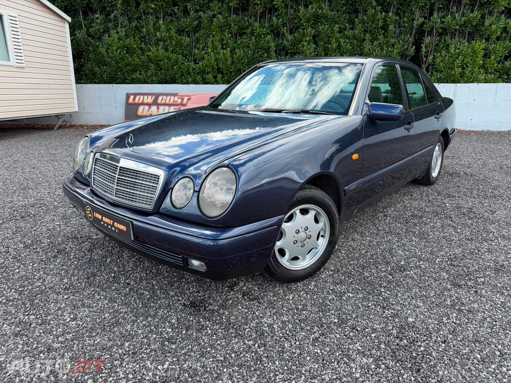 Mercedes-Benz E 220 D Classic