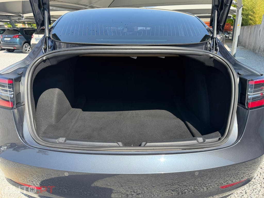 Tesla Model 3 Outro