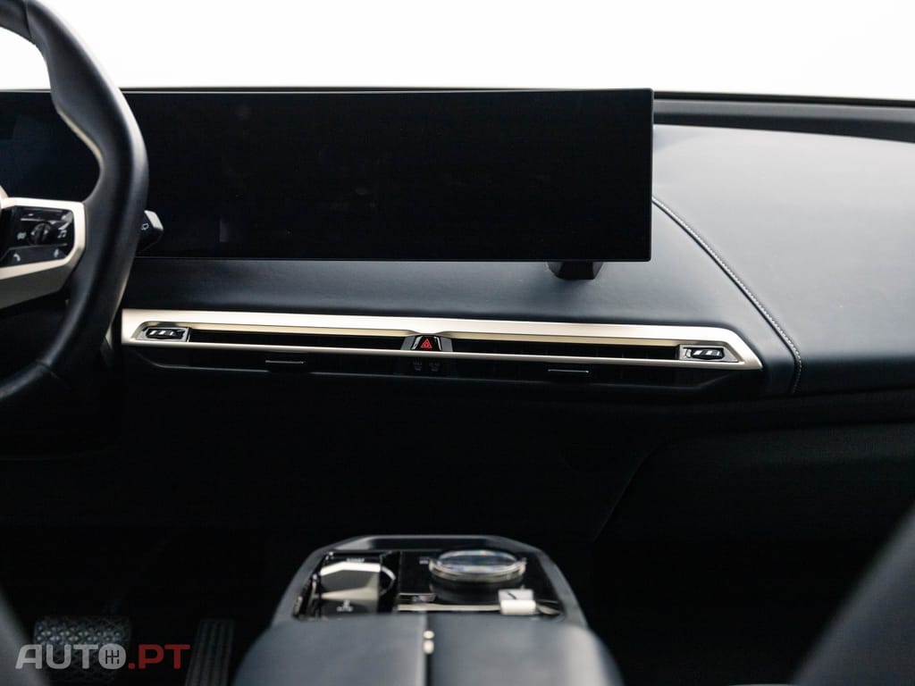 BMW iX xDrive 40