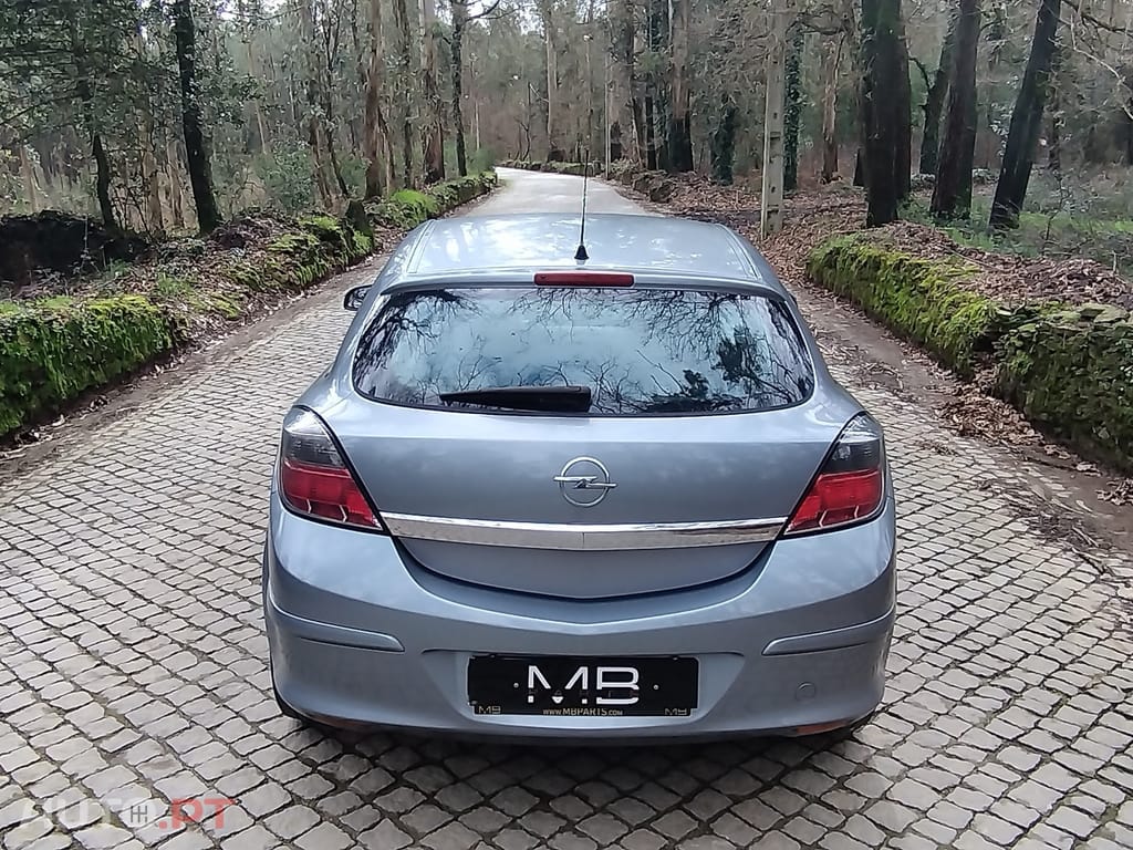 Opel Astra GTC 1.3 CDTi