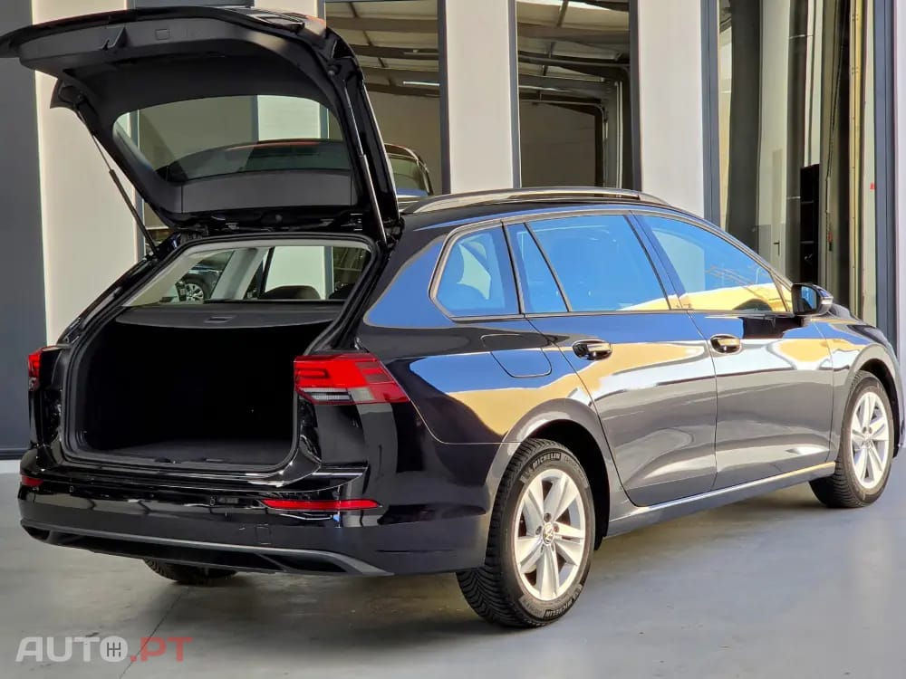 Volkswagen Golf Variant 1.0 eTSI OPF DSG Life — fotografia 38