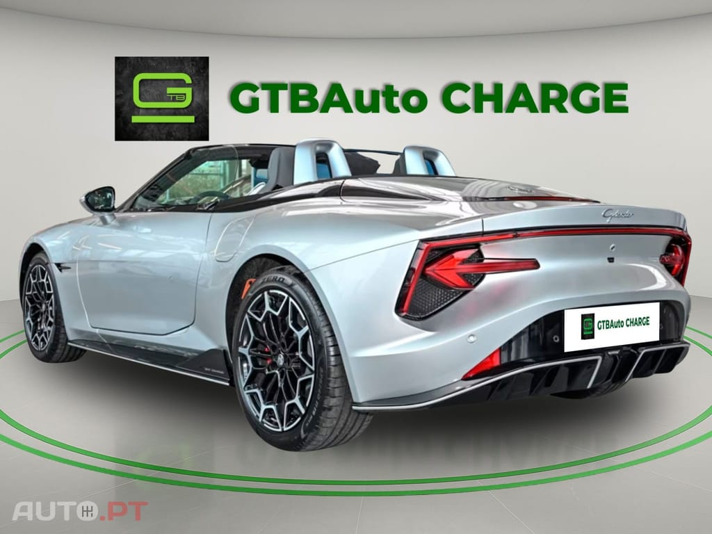 MG Cyberster E-Roadster 