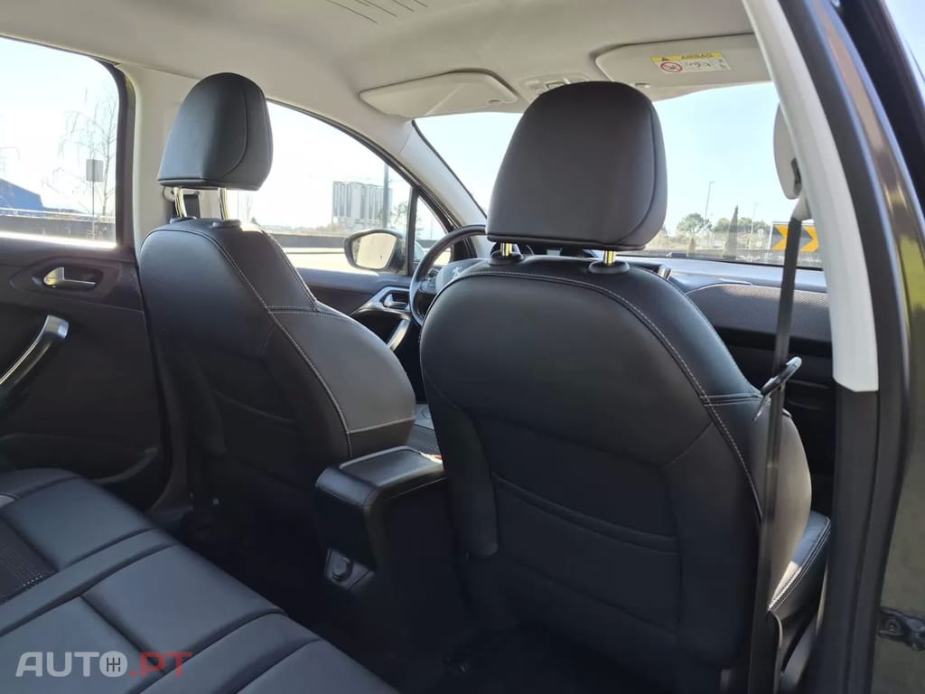 Peugeot 2008 1.2 PureTech Allure EAT6