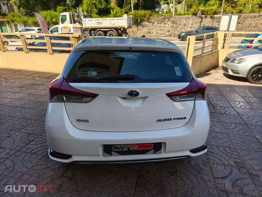 Toyota Auris 1.8 HSD Comfort+J17