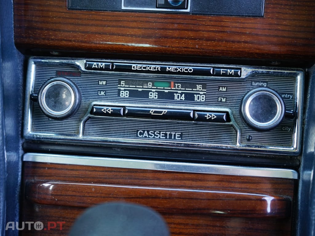 Mercedes-Benz 300 SD
