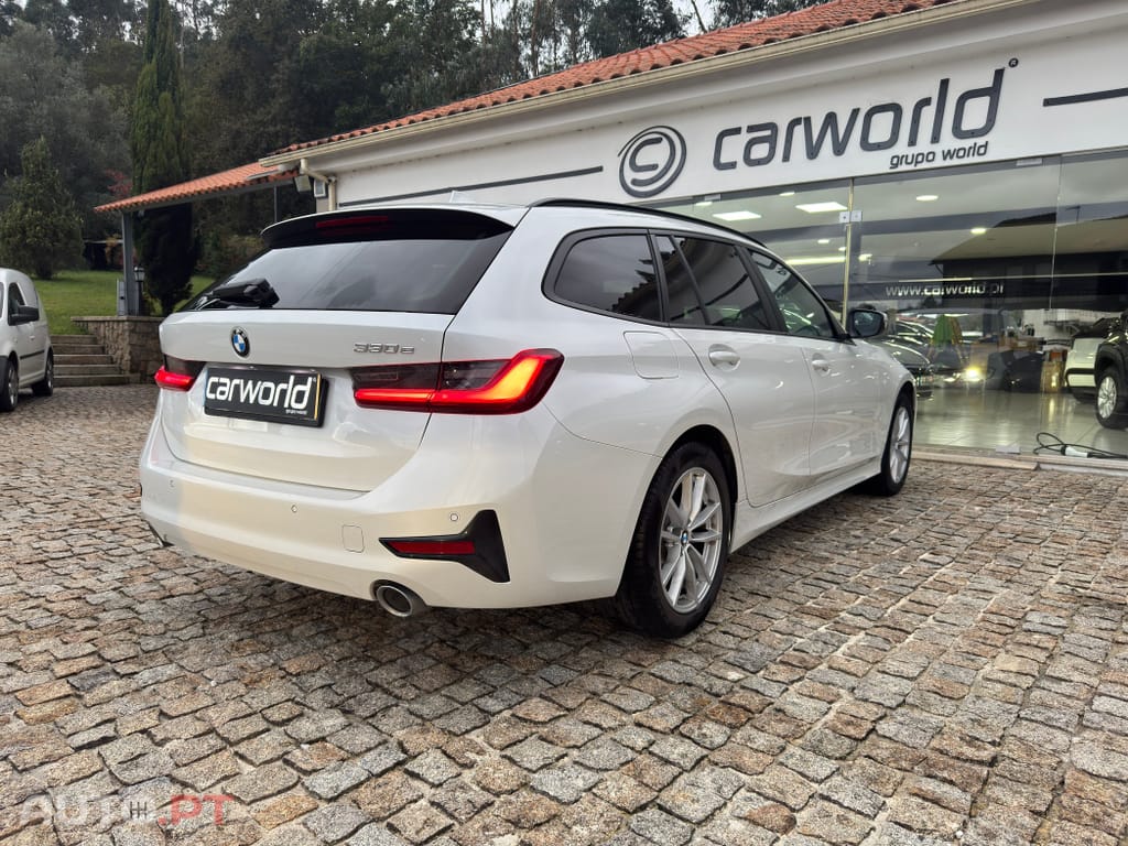 BMW 330 e Touring Corporate Edition Auto