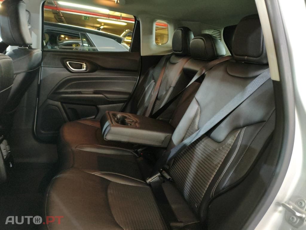 Jeep Compass 1.6 MultiJet Night Eagle