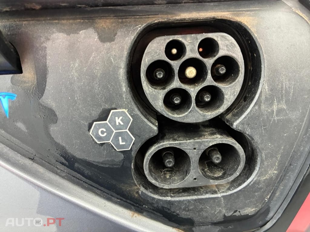 Tesla Model Y Performance Dual Motor AWD