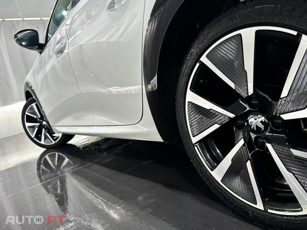 Peugeot E-208 50 kWh GT Pack