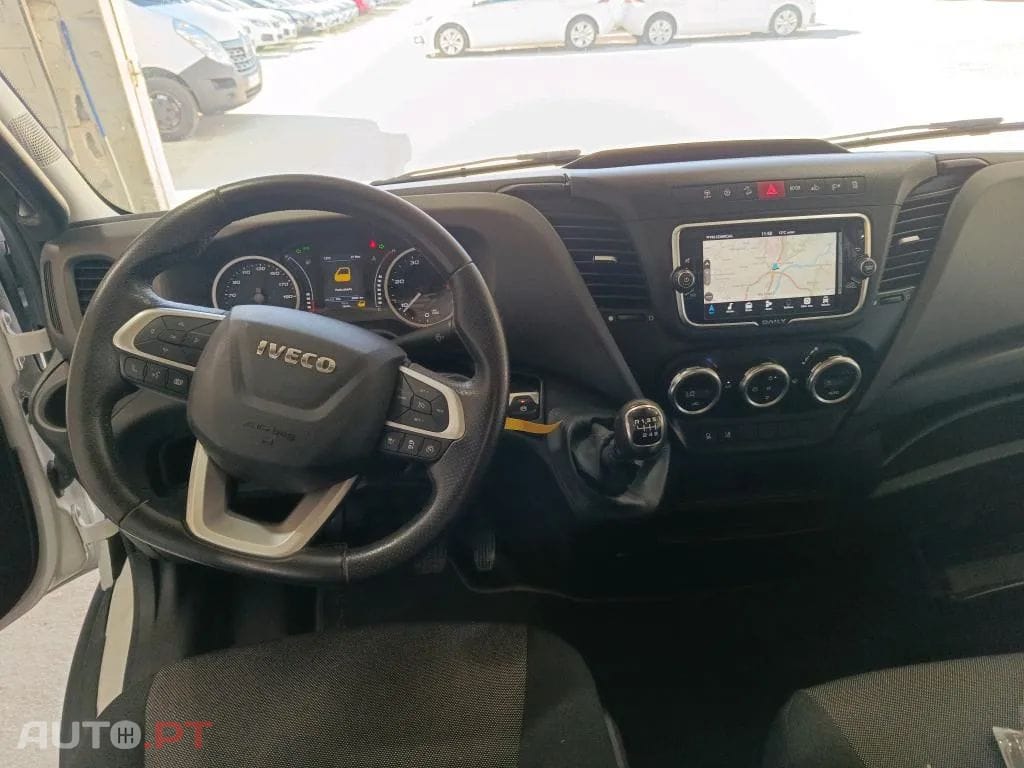 Iveco Daily DAILY -CHASSIS-CABINA 3.0 35C18H 3750 CD