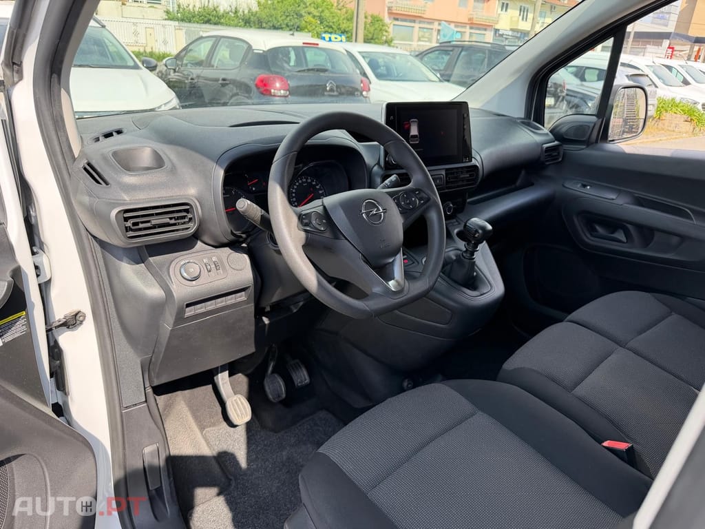 Opel Combo 1.5 D L2H1 Enjoy 102Cv | CARPLAY | IVA DEDUTÍVEL