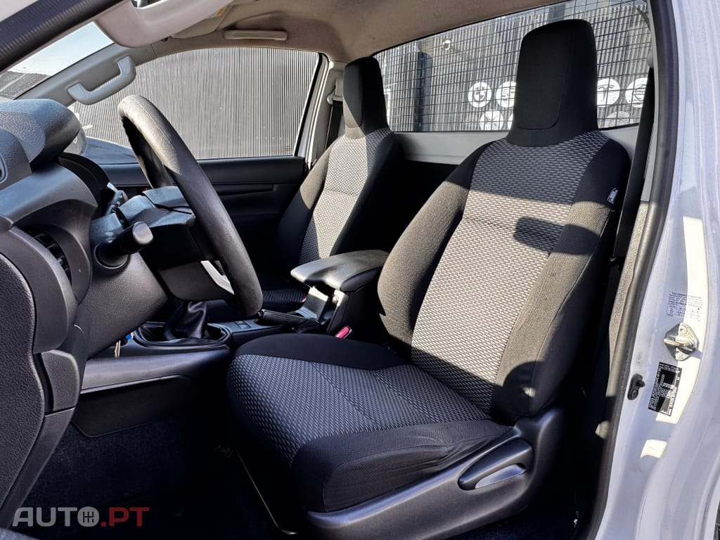 Toyota Hilux 2.4 D-4D 4WD CS CM