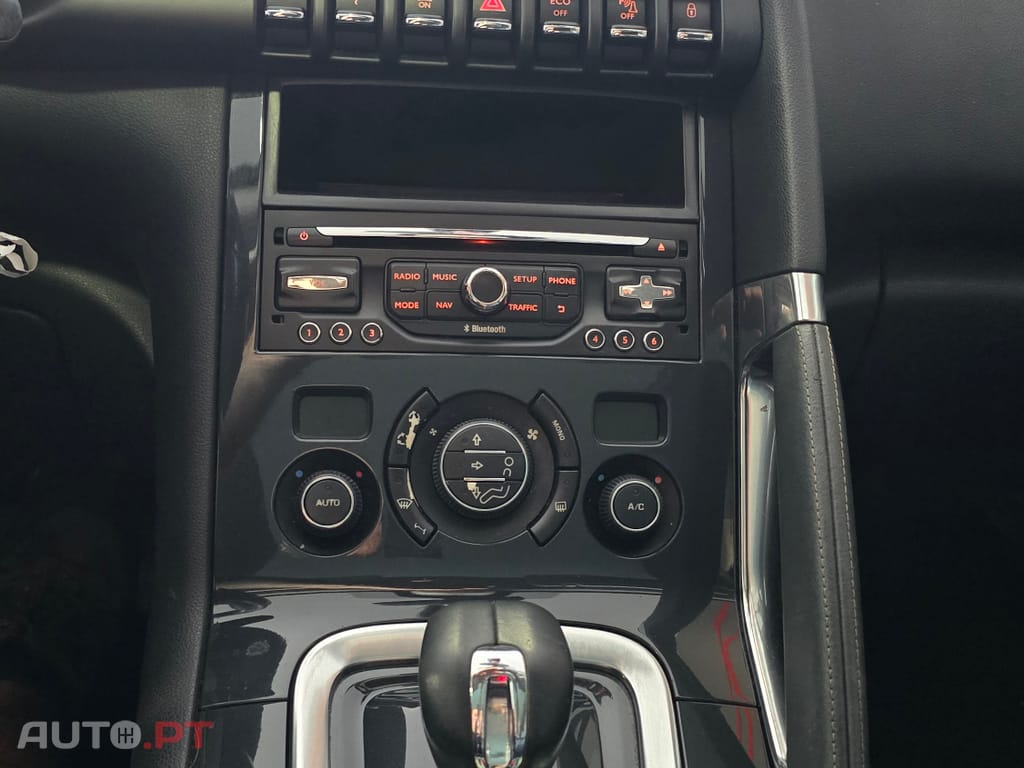 Peugeot 3008 2000 hybrid