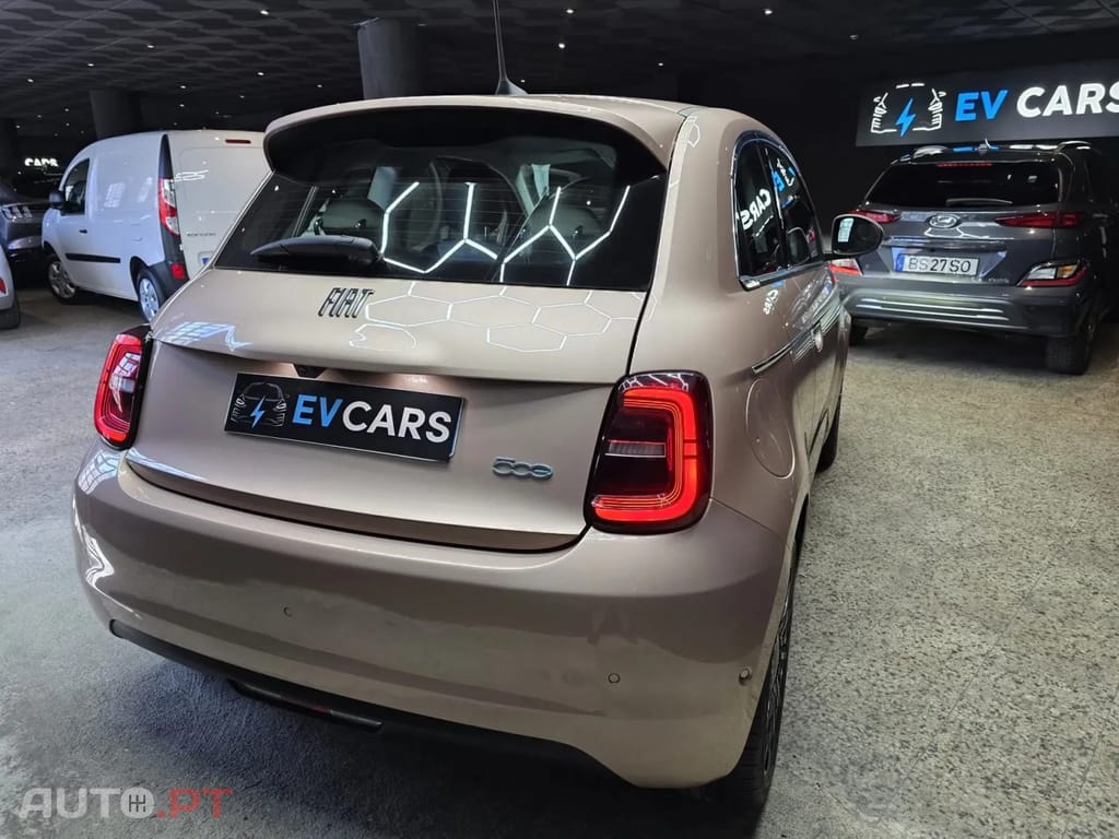 Fiat 500e La Prima