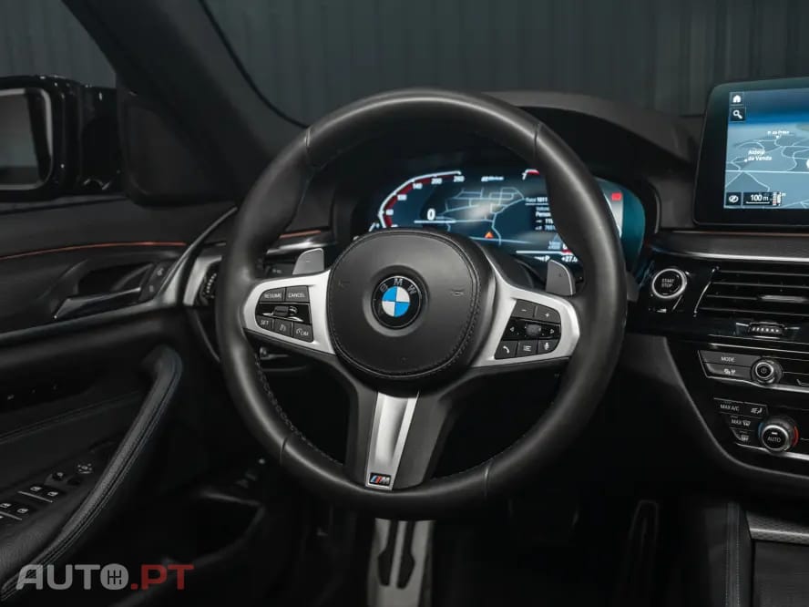 BMW 530 e Pack Desportivo M