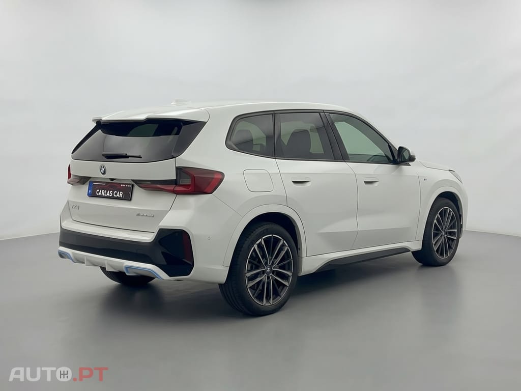 BMW iX1 xDrive30 Pack Desportivo M