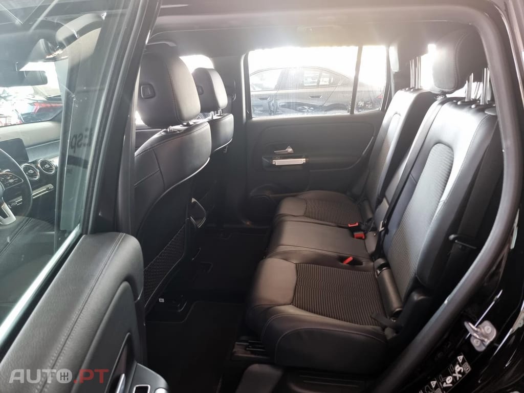Mercedes-Benz EQB 250 Progressive — fotografia 17